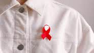 Em dezembro, a campanha “Dezembro Vermelho” marca uma grande mobilização nacional na luta contra o vírus HIV e outras infecções sexualmente transmissíveis