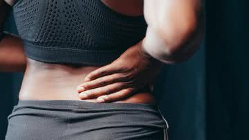 Dor nas costas pode ser sinal de alerta para problemas nos rins